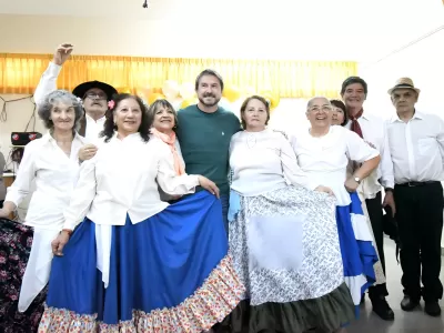 Merino celebró el aniversario de la AJURPE