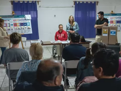 Dirigentes vecinales se capacitaron en Boleta Única de Papel