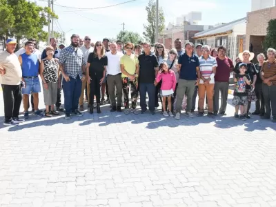 Sastre sigue inaugurando calles de adoquinado en distintos sectores de la ciudad