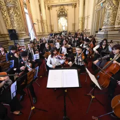 Torres acompa&ntilde;&oacute; a la Orquesta del barrio INTA en el Teatro Col&oacute;n